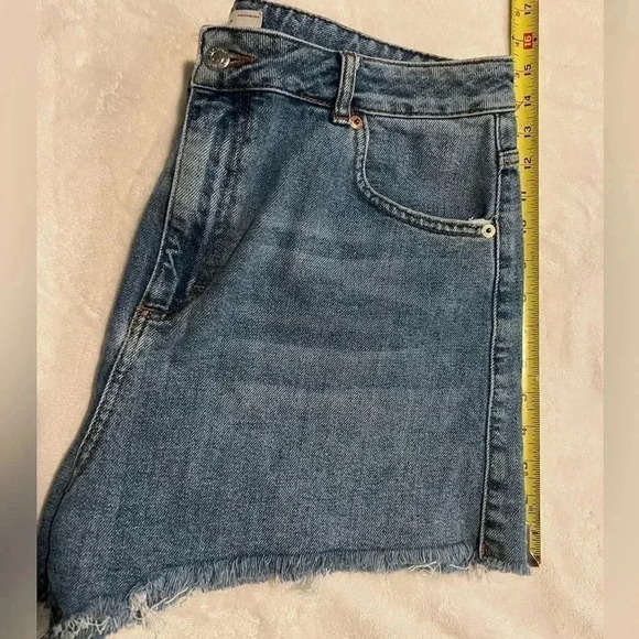 TOPSHOP mom blue Jean denimshorts frayed edges US women’s  14 - Picture 9 of 9